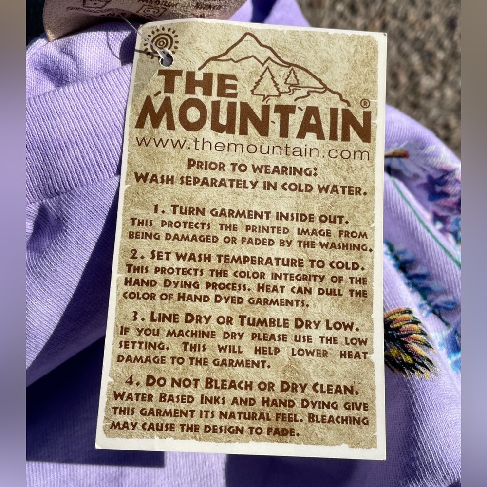 NWT Vintage 2002 The Mountain Susan Bourdet Hummingbird Pocket Tee Purple M - Picture 6 of 7